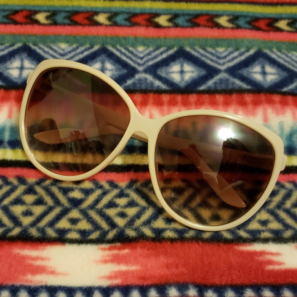 Never used SUNGLASSES!